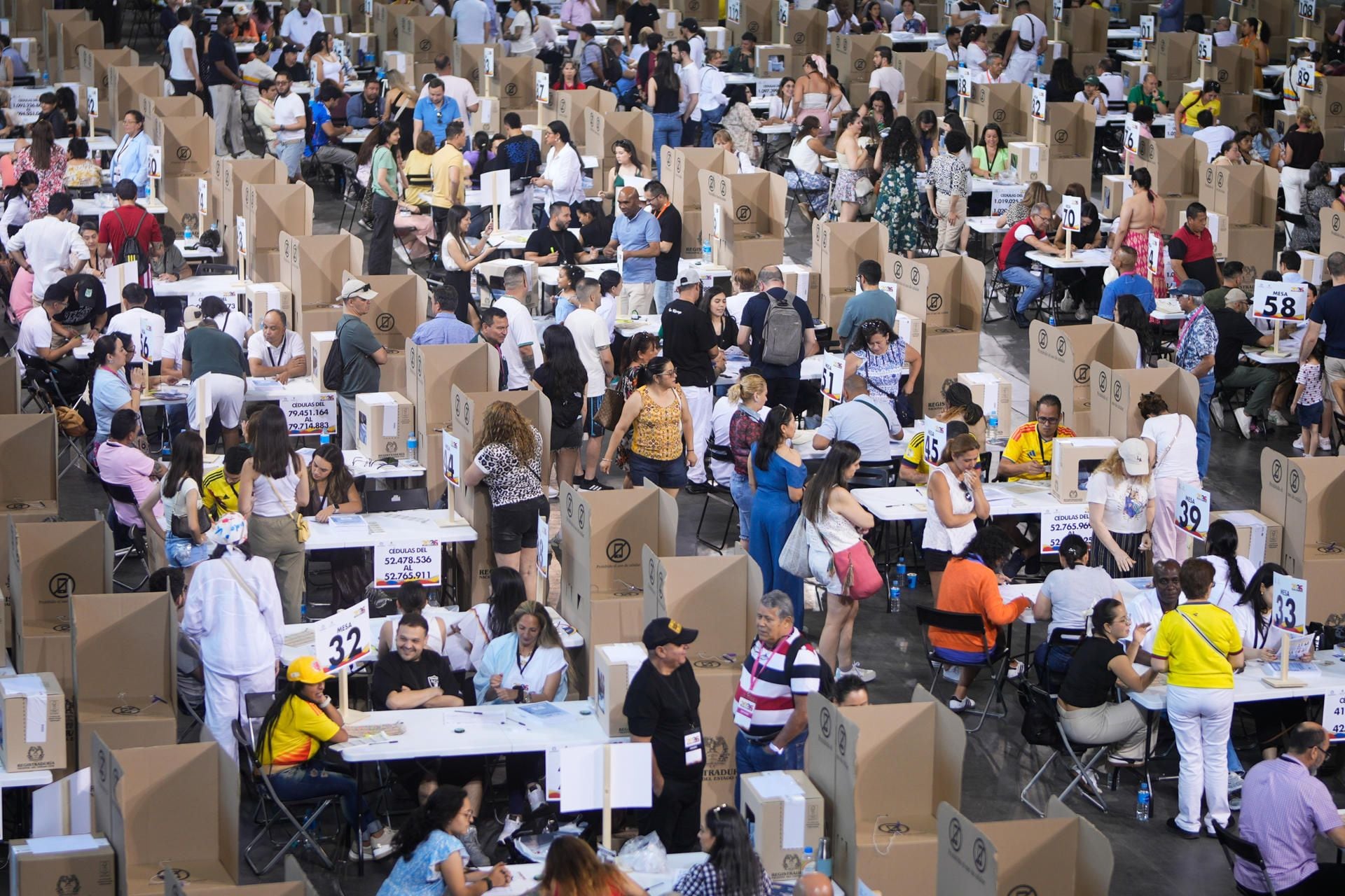 A la espera de las cifras oficiales de participación por parte de la Registraduría, el cónsul general de Colombia en Madrid, Javier Higuera, adelantaba una alta afluencia sobre todo en la capital española, donde “se ha incrementado fuertemente”.