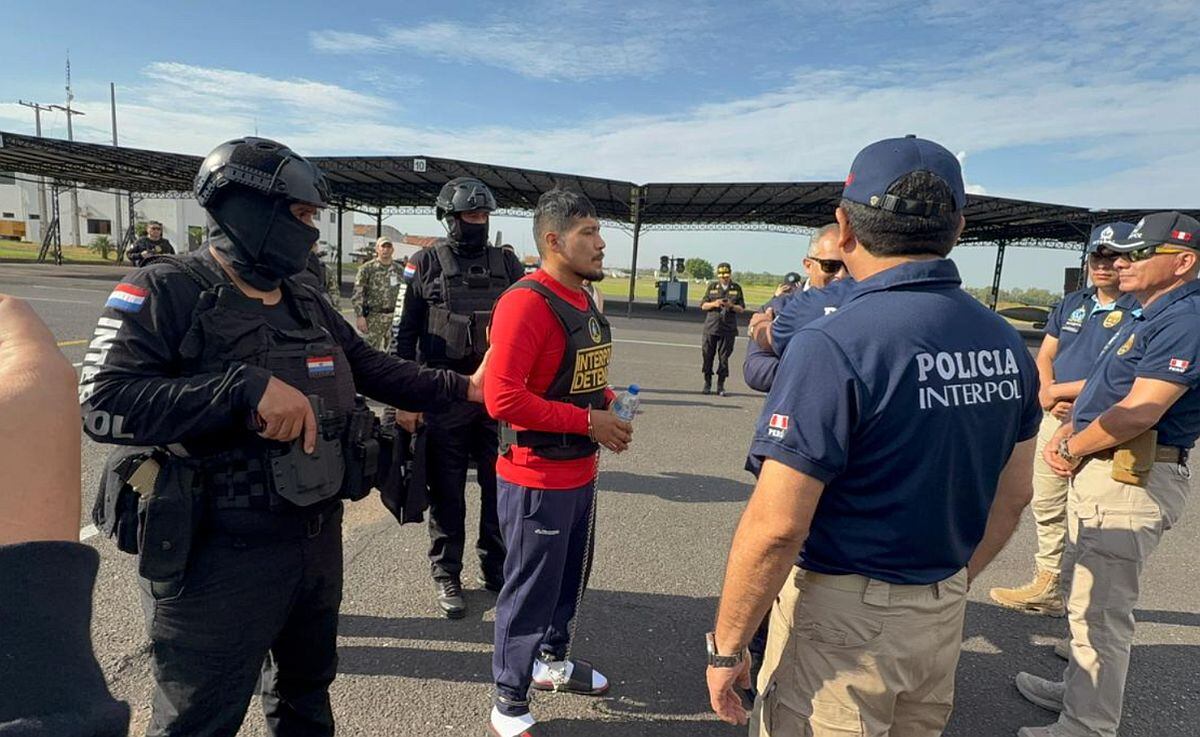 Imágenes de la entrega de 'El Monstruo' a las autoridades del Perú | Foto: Policía Nacional