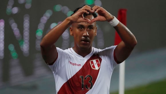 Así fue el emotivo mensaje de aliento de Renato Tapia hacia sus compañeros durante el Perú vs. Chile en la Copa América | Foto: Andina