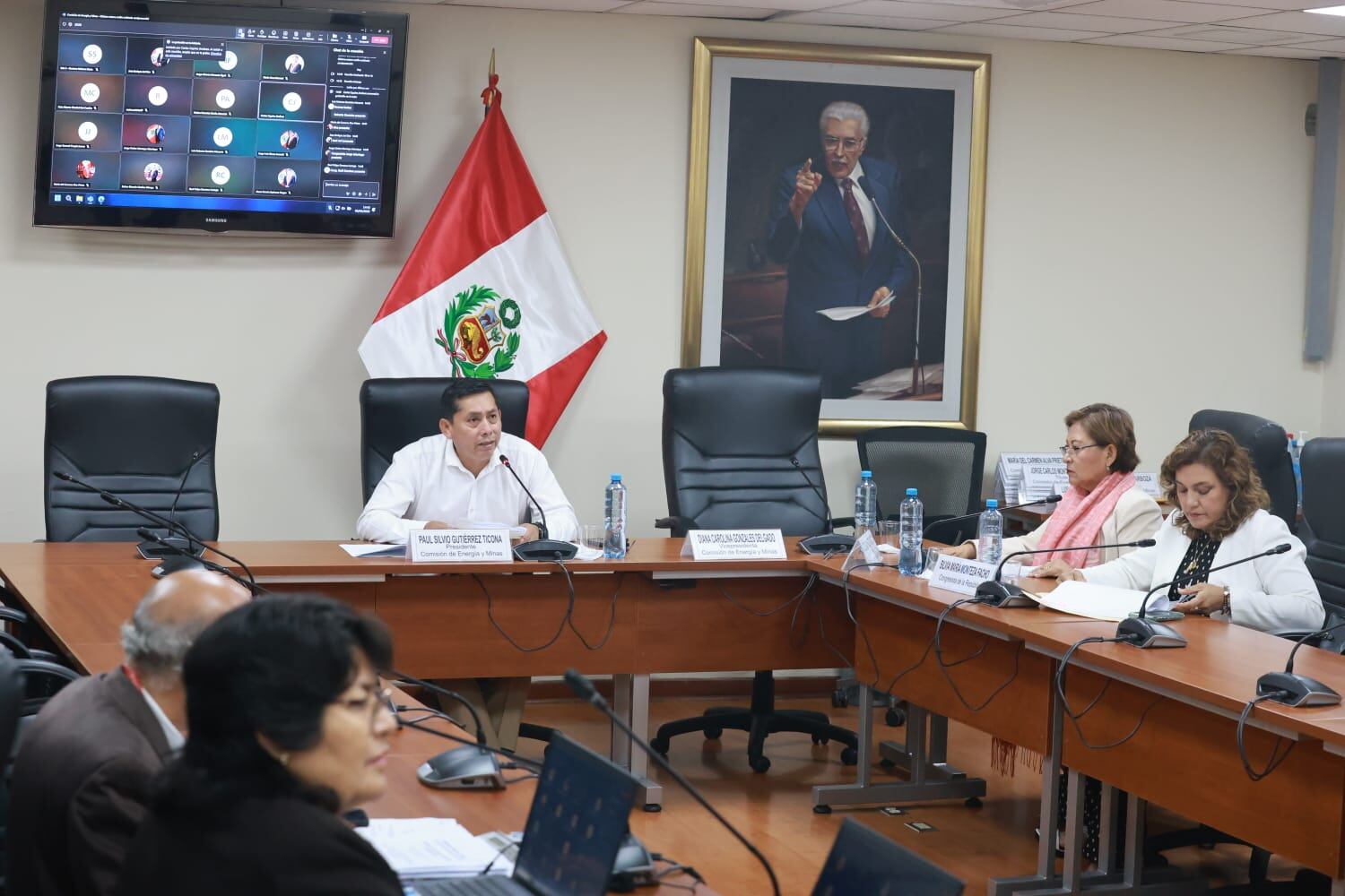 Comisión de Energía y Minas aprueba citar a La Poderosa, R&R y tres ministros por crimen en Pataz. (Congreso de la República)