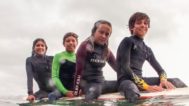 Las jóvenes estrellas del surf peruano que ya cosechan triunfos para el país