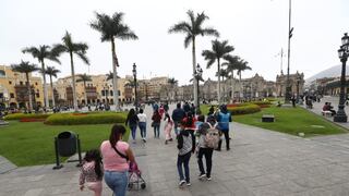 Plaza Mayor de Lima es reabierta al público tras retiro de rejas que limitaban su acceso desde julio pasado