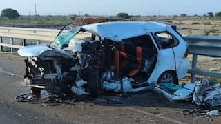 Lambayeque: teniente PNP y conductor de minivan mueren en accidente de tránsito