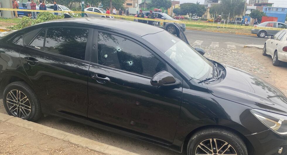 Auto de la víctima mortal del ataque perpetrado por sicarios en Surco. 
Foto: Fuentes de El Comercio