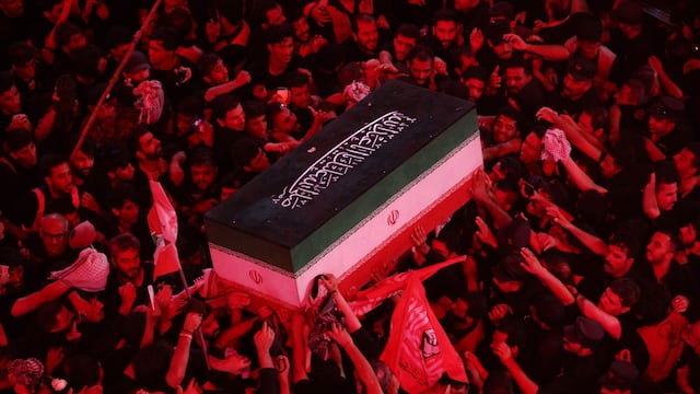 Irán sepultará a Alí Jamenei en su pueblo natal en medio de ataques de Estados Unidos