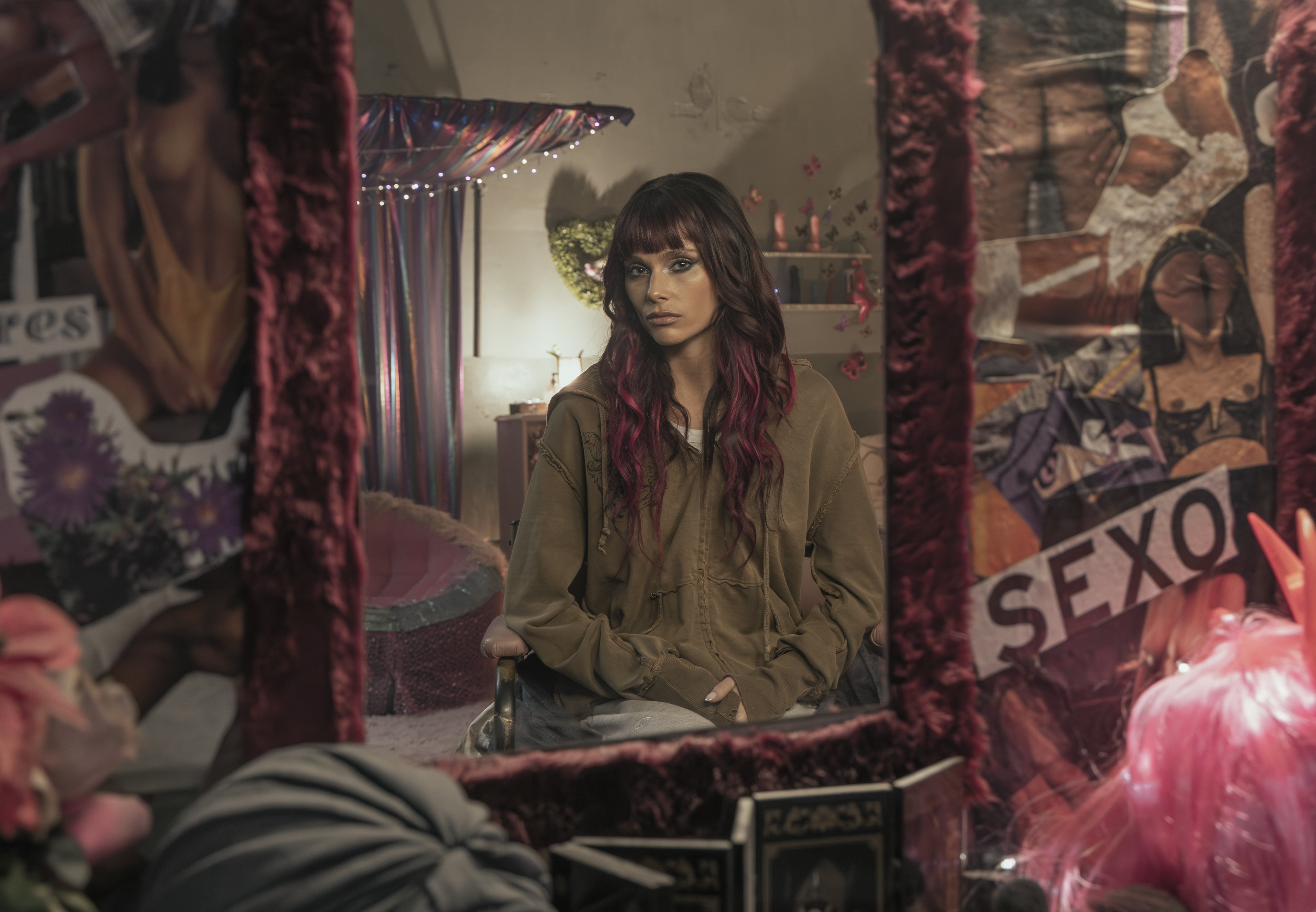 "En el Barro", Valentina Zenere es Marina Delorsi, quien al entrar en la prisión se convierte en prostituta (Foto: Netflix)