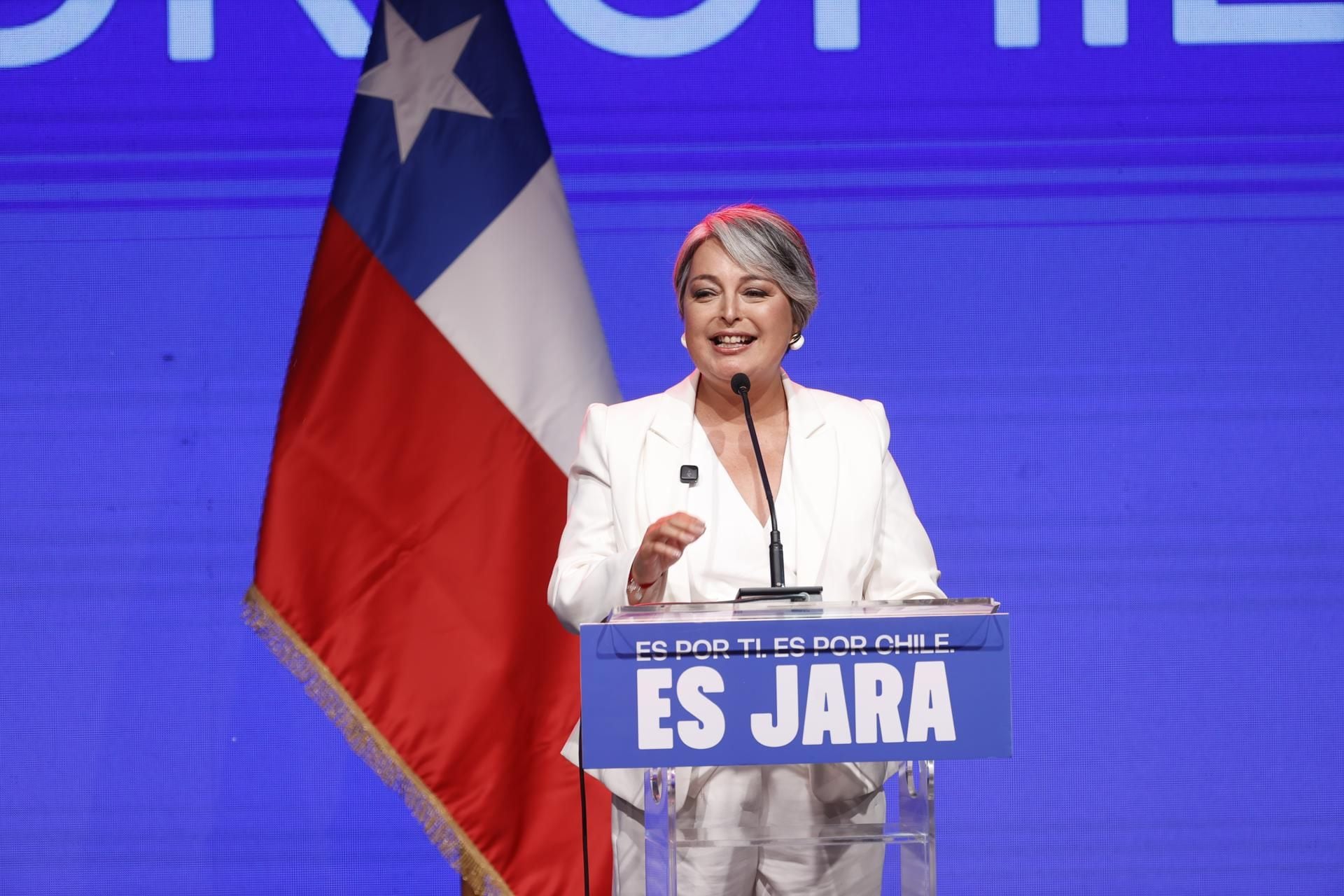 ¿Quién es Jeannette Jara, la comunista que se enfrentará a la ultraderecha en las presidenciales en Chile?