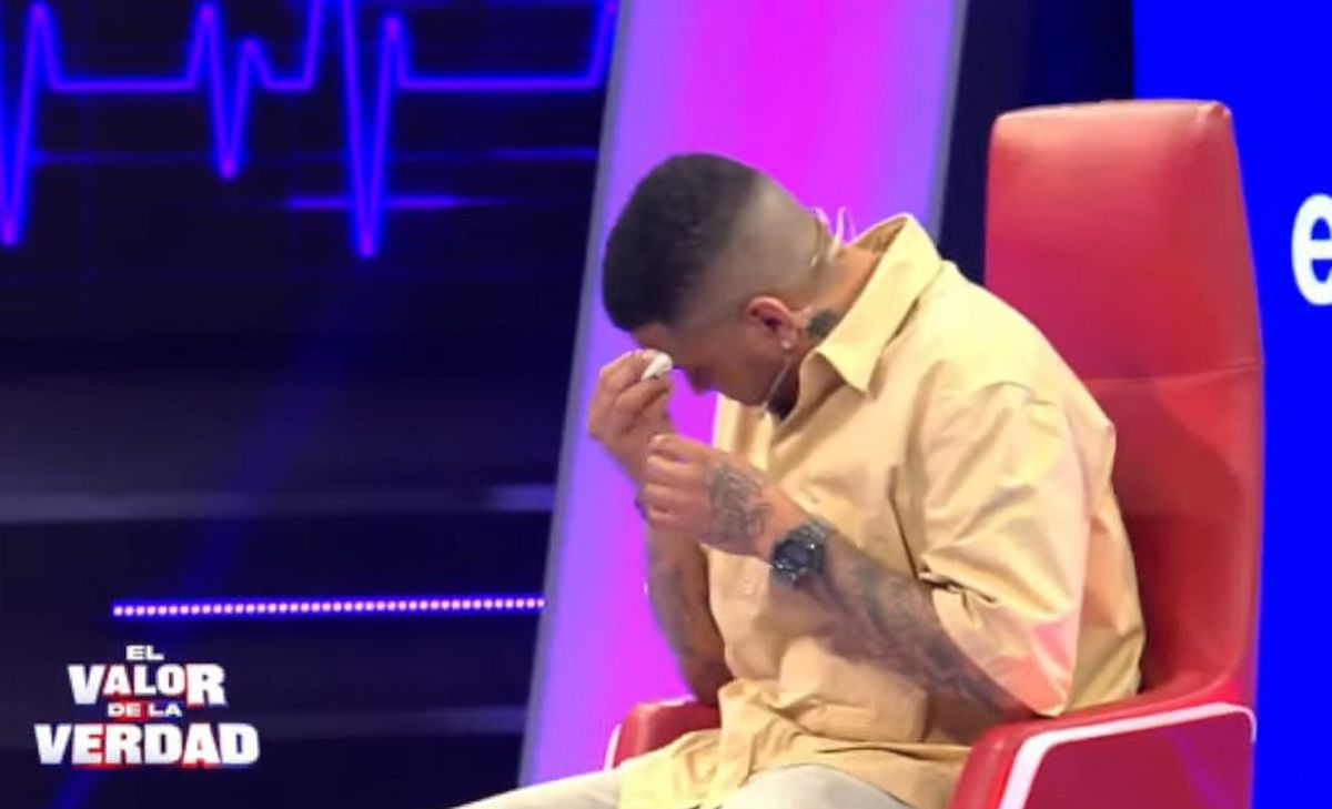 Cristian Martínez derramó algunas lágrimas al recordar los duros momentos que vivió durante su estancia en la prisión | Captura de video / YouTube