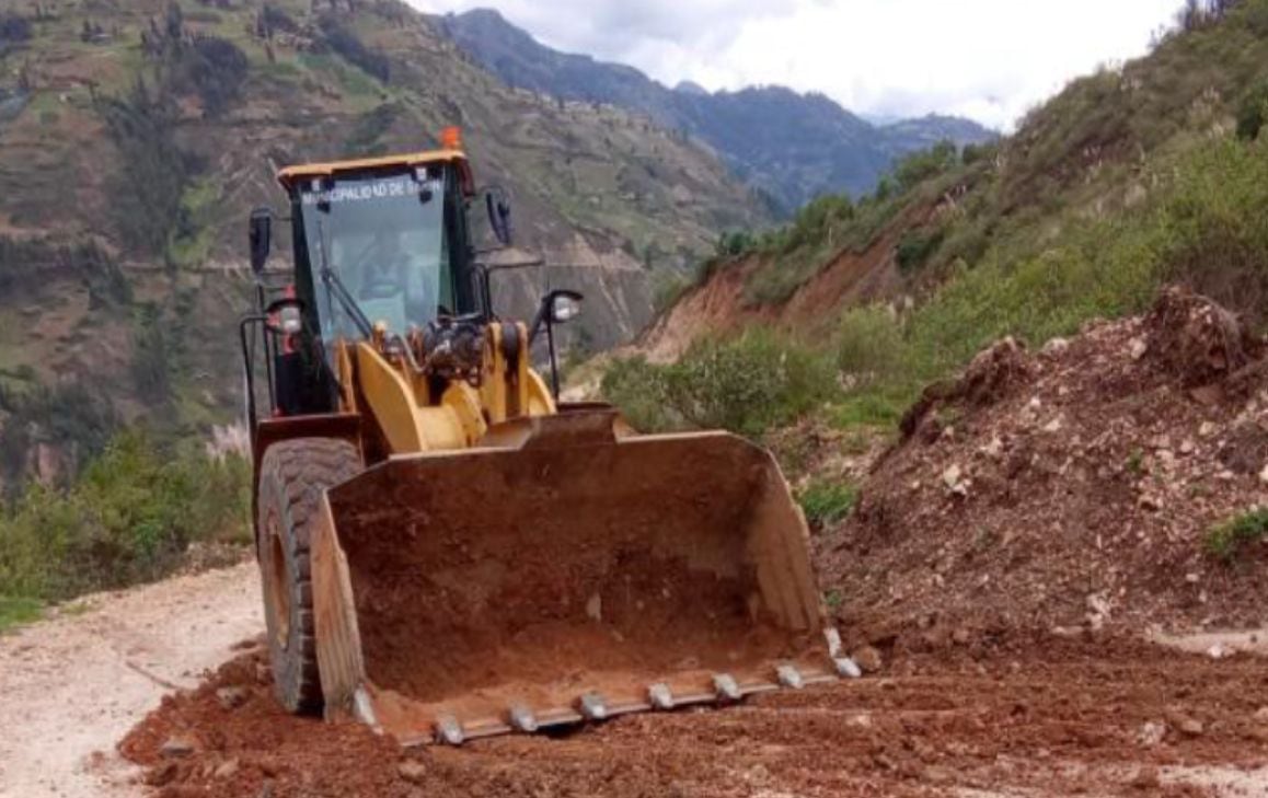 En La Libertad , el municipio local culminó la evaluación de daños y con maquinaria pesada rehabilitó la vía afectada por un deslizamiento registrado el 20 de enero en el sector Serpaquino , distrito de Sarín , provincia de Sánchez Carrión .