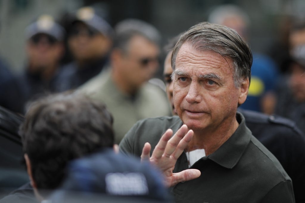 Jair Bolsonaro, de 70 años, se encuentra en la sede de la Policía desde finales de noviembre, cuando fue detenido tras intentar librarse de la tobillera electrónica que le había sido impuesta previamente por la Corte Suprema.. (Photo by Sergio Lima / AFP)