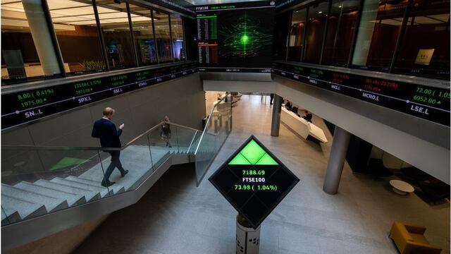 Bolsas europeas abren al alza este jueves animadas por Asia y pendiente de cuentas empresariales