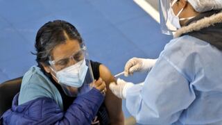 Cusco: a finales de junio iniciará vacunación en más de 20 mil docentes