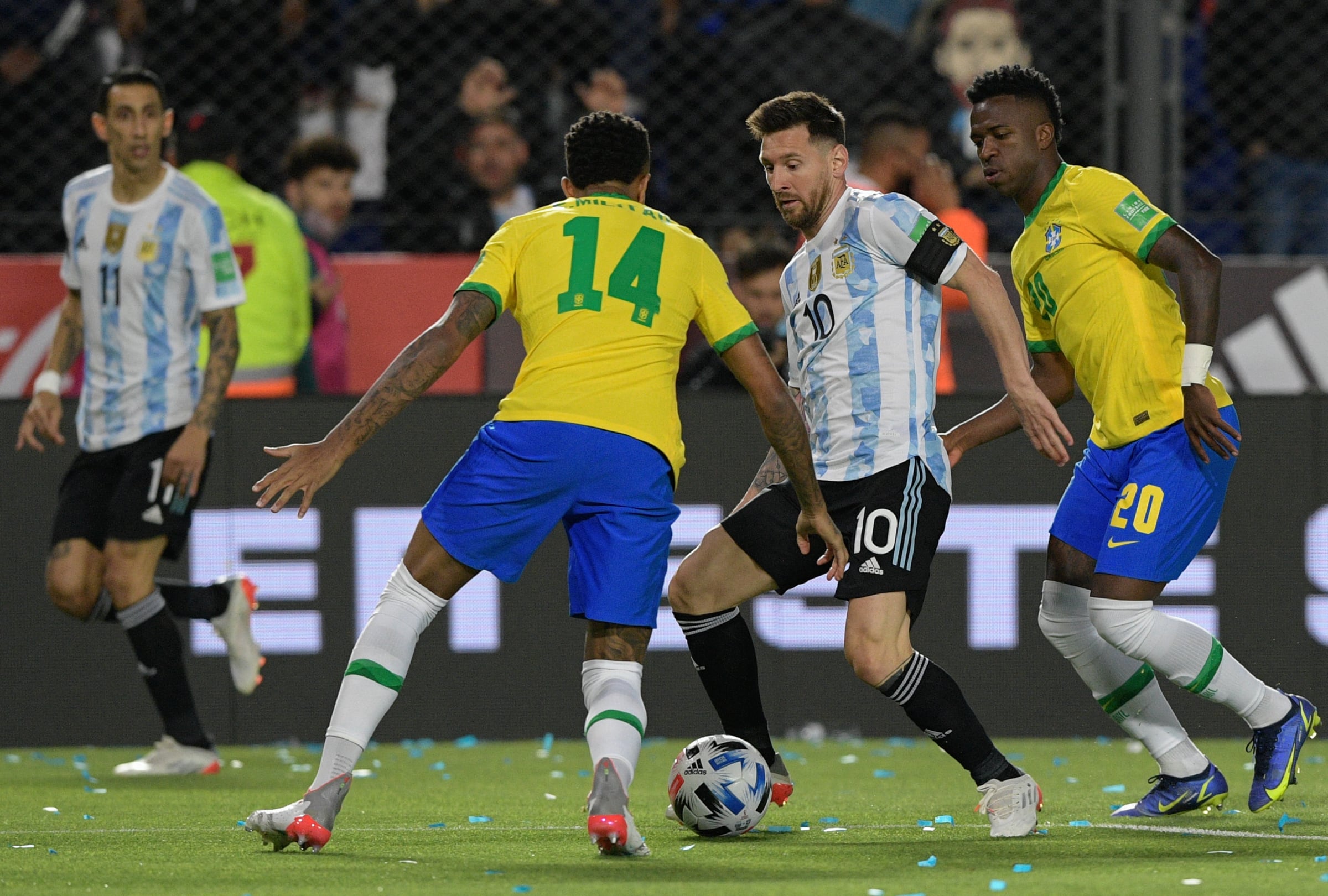 Lionel Messi será la gran baja de Argentina en este partido clave contra Brasil (Foto: AFP)