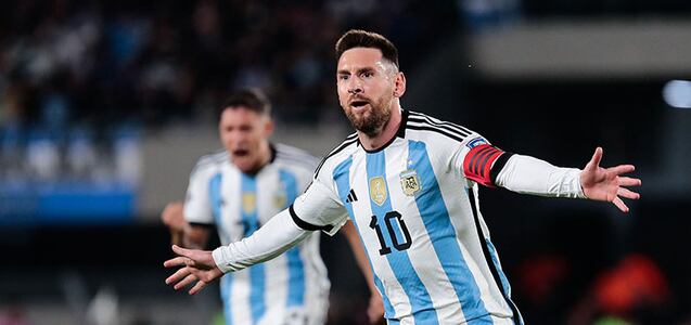 La emotiva reacción de un hincha al cruzarse con Lionel Messi en un semáforo