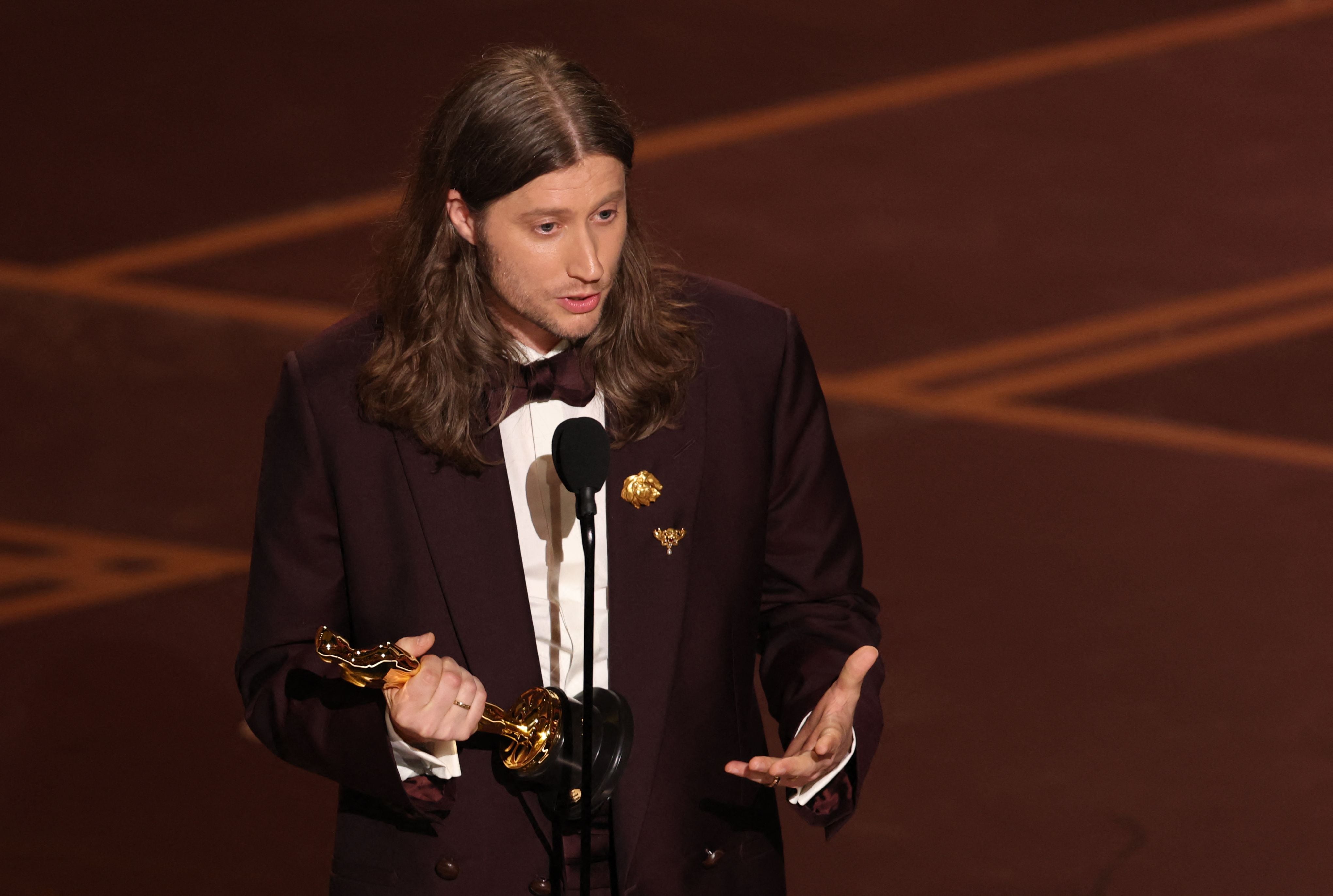 El compositor Ludwig Göransson gana el Oscar a Mejor Banda Sonora Original por Sinners en los 98th Academy Awards. (Foto: Patrick T. Fallon / AFP) #Oscars