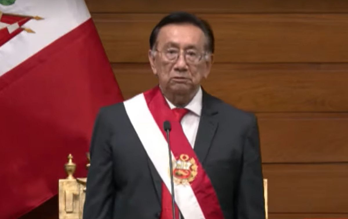 José María Balcázar es oficialmente nuevo presidente del Perú hasta el 28 de julio del presente año.