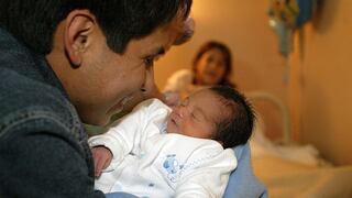 Congreso da primer paso para ampliar licencia por paternidad