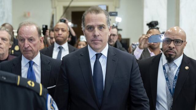 Hunter Biden aparece por sorpresa en el Congreso antes de ser acusado de desacato