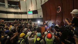 Al menos 15 detenidos en Hong Kong por la invasión al Parlamento y protestas