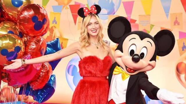 Chiara Ferragni deslumbra como madrina de Mickey Mouse en su 90 aniversario