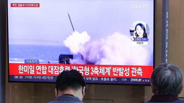 Corea del Norte prueba uno de sus misiles sobre Japón, que pide a los habitantes de la isla de Hokkaido que se refugien 