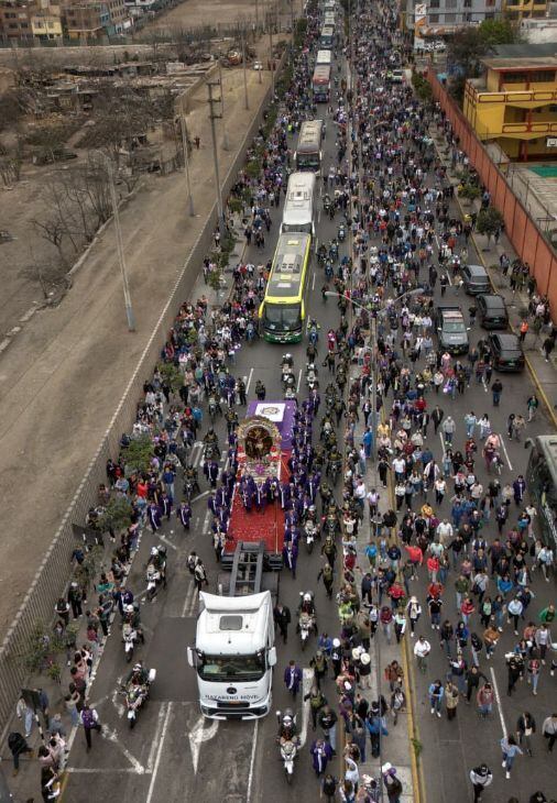 El Señor de los Milagros llegó al Callao tras recorrer varios distritos de Lima en el nazareno móvil | Foto: El Comercio