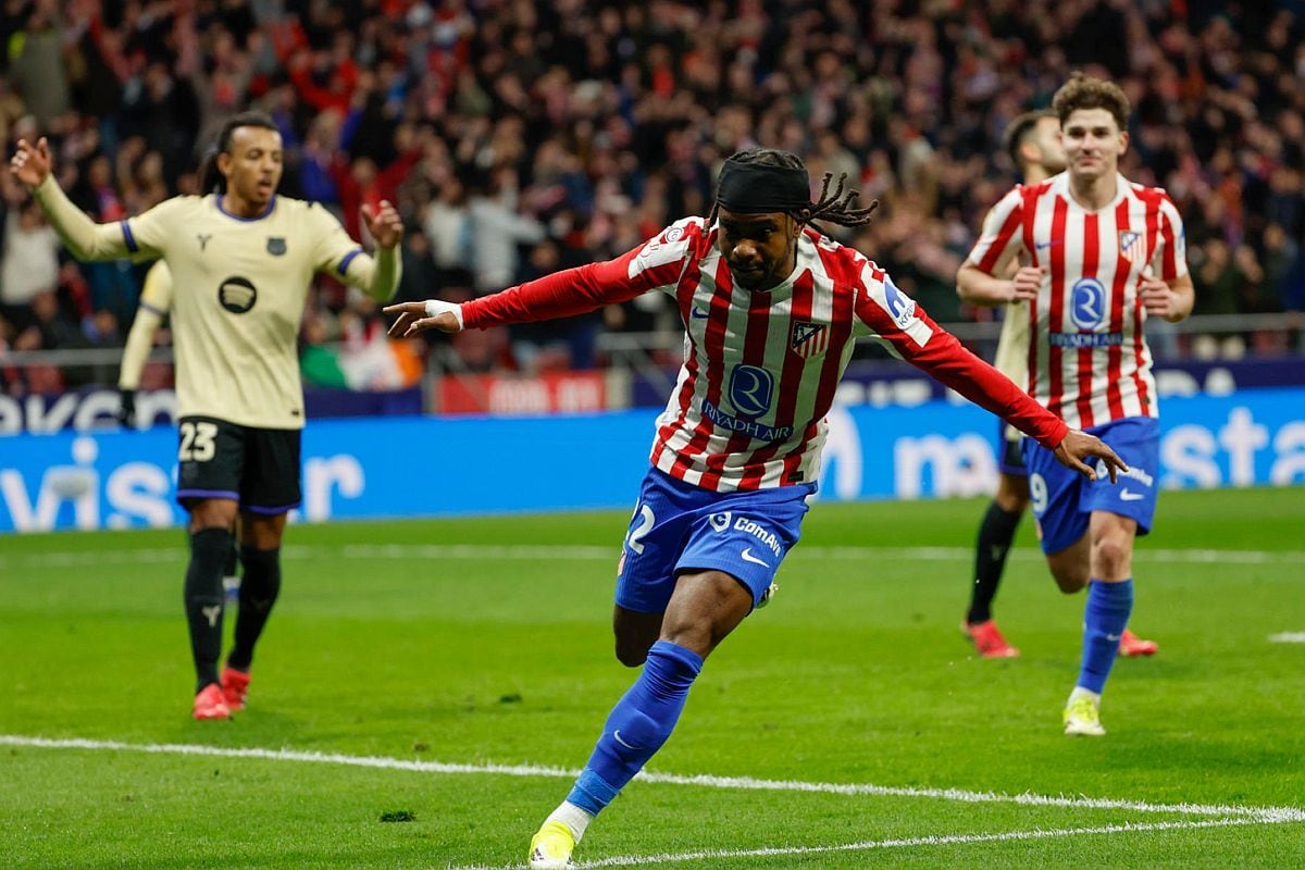 Lookman celebra uno de sus goles en el triunfo parcial del Atlético sobre Barcelona por 4-0 por Copa del Rey | Foto: EFE/Mariscal