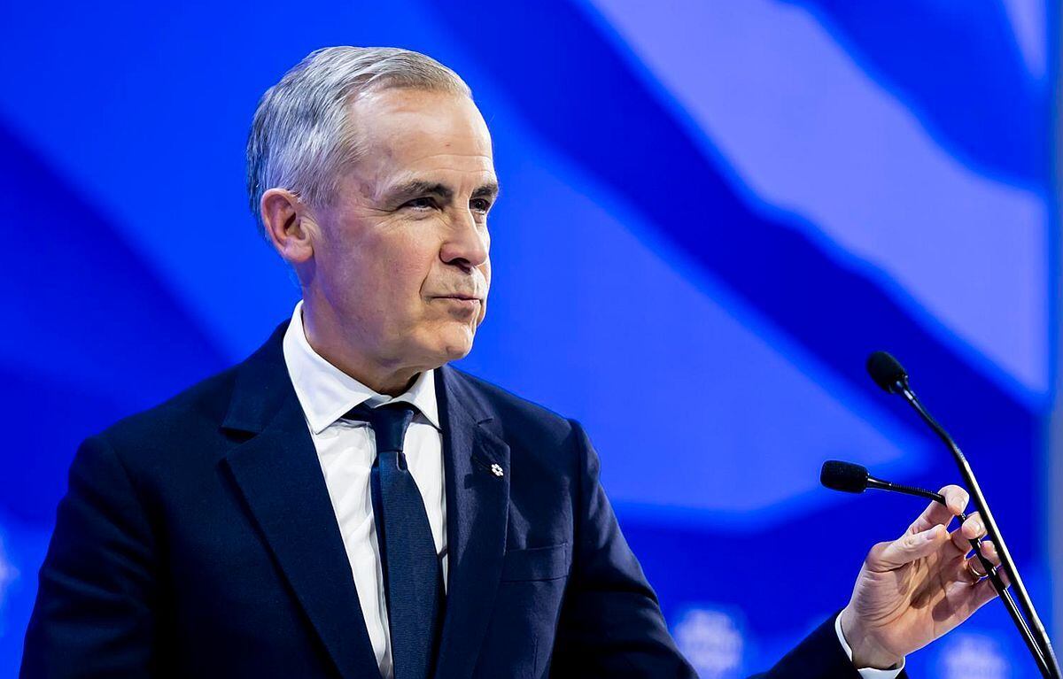 El primer ministro de Canadá, Mark Carney, habla durante una sesión plenaria en el Salón del Congreso en la 56ª reunión anual del Foro Económico Mundial (FEM) en Davos, Suiza, el 20 de enero de 2026 | Foto: EFE/EPA/GIAN EHRENZELLER