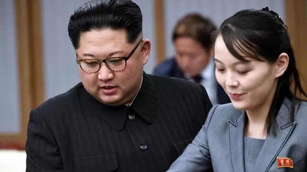 Kim Jong-un y su hermana Kim Yo-jong. Foto: GEC archivo.