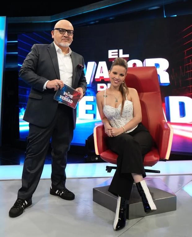 Greissy Ortega posa junto a Beto Ortiz durante su participación en la nueva emisión del 24 de agosto de 'El valor de la verdad' | Foto: Instagram