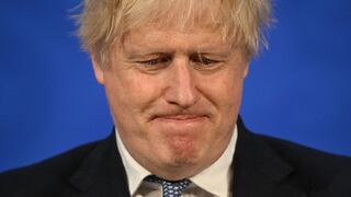 4 crisis que llevaron a la caída de Boris Johnson en el Reino Unido