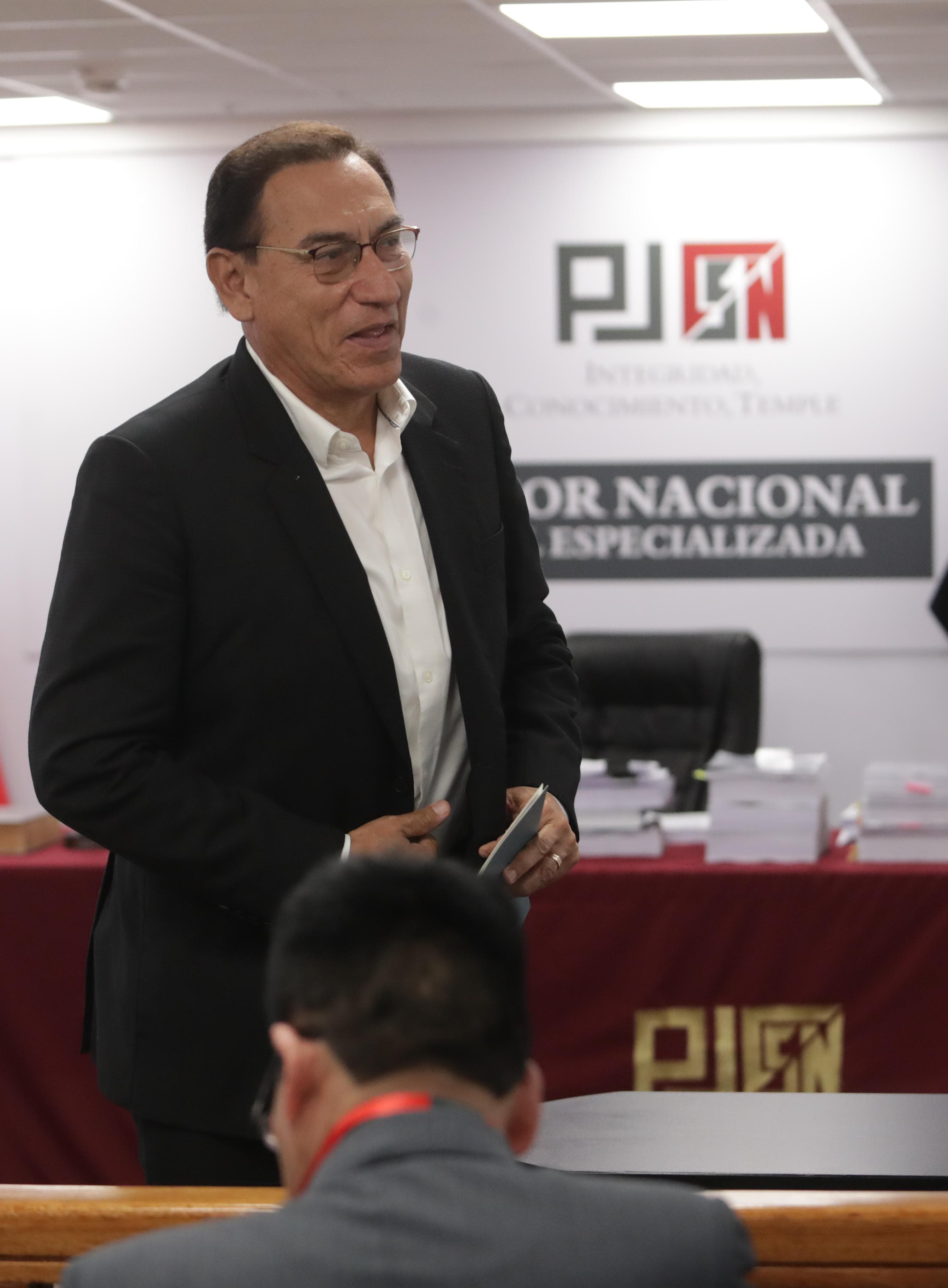 Se suspende la audiencia de prisión preventiva contra ex presidente de la república Martín Vizcarra el cual abandono la sala de audiencias del poder judicial.