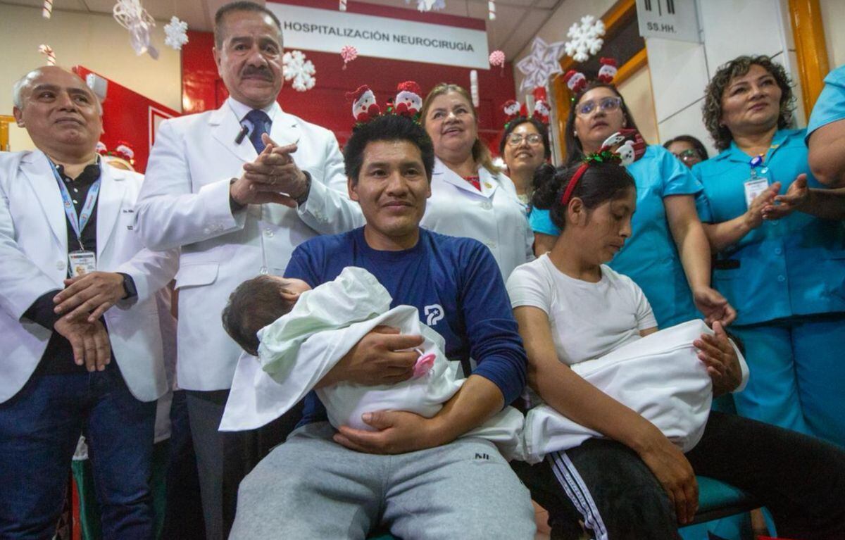 Gran milagro de Navidad: gemelas siamesas unidas por la columna fueron separadas con éxito