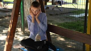 Las terribles condiciones que se viven en los orfanatos de Ucrania: niños atados y adultos en cunas