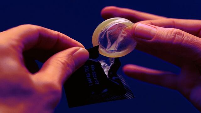 “Se quitó el condón y confesó, pero la justicia no lo castigó”: el caso de la brasileña víctima de “stealthing”