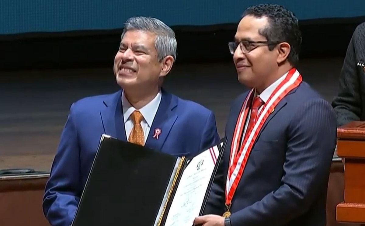 Ahora recibe su credencial Luis Galarreta, primer vicepresidente electo del Perú