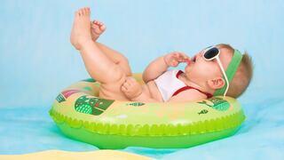 Matronatación: el deporte que enseña a los bebés a flotar