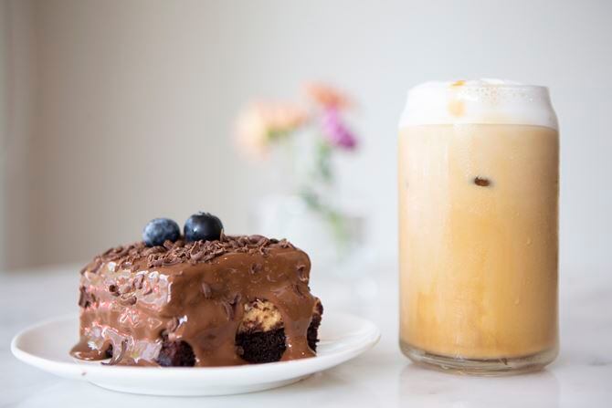 Iturry casi no ha variado las recetas de sus postres desde el inicio. La torta de chocolate está entre las favoritas.