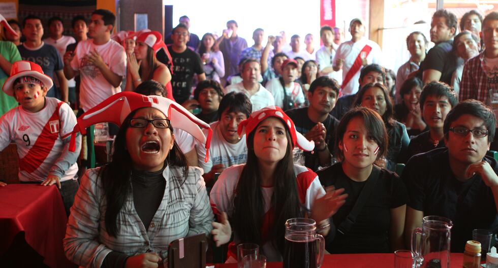 Hinchas peruanos podrían gastar más en restaurantes y pedidos por delivery en los días de partido de la selección peruana de mañana y de la próxima semana.