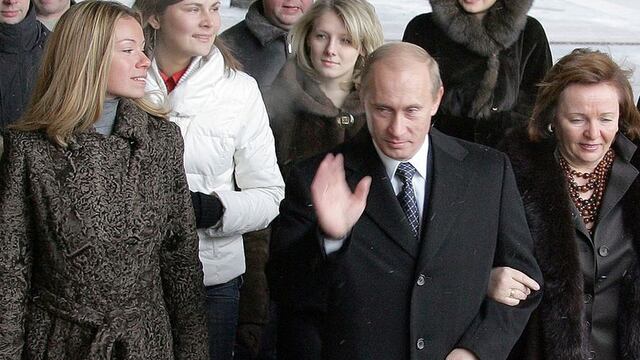 Lo que se sabe de las dos hijas del presidente Putin que sancionó Estados Unidos
