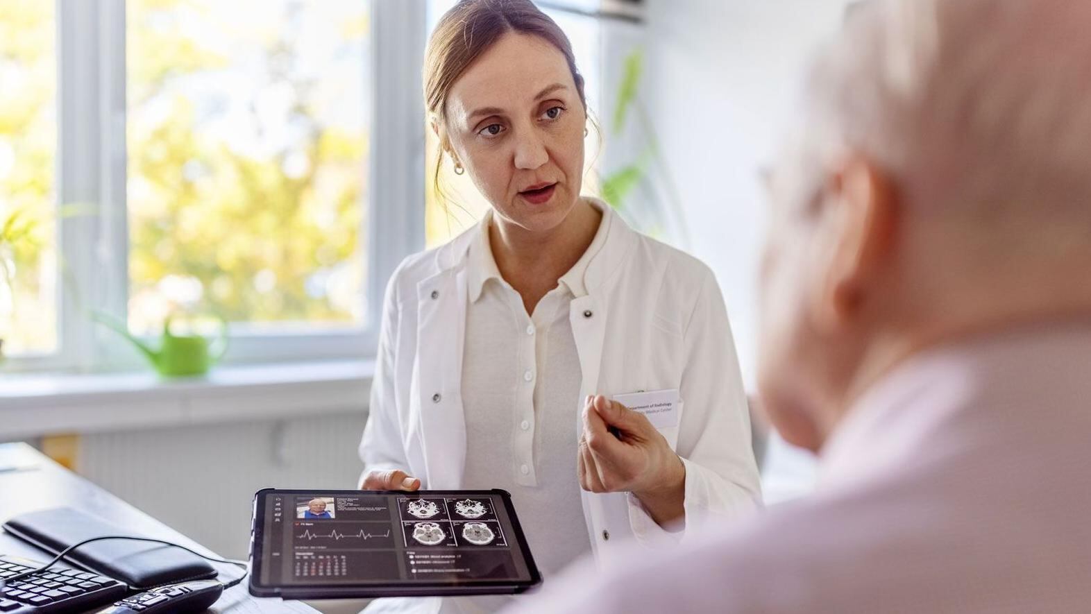 Si bien un robot puede aparentemente proporcionar un diagnóstico más rápido, los pacientes seguirán queriendo que los humanos los guíen y eduquen.
