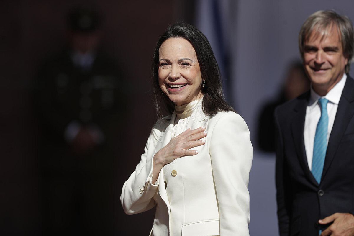 La líder de la oposición venezolana y Premio Nobel de la Paz, María Corina Machado, llega para asistir a la toma de posesión del nuevo mandatario chileno, José Antonio Kast este miércoles, en Valparaíso (Chile) | Foto: EFE/Ailen Diaz