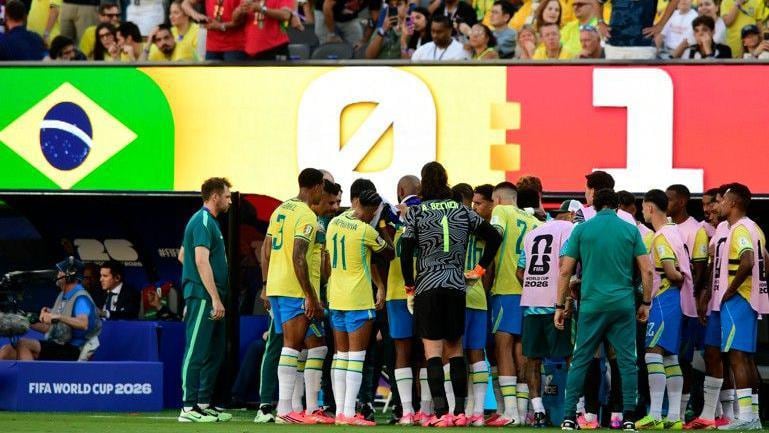 Brasil logró el empate ante Marruecos poco después de que el seleccionador Carlo Ancelotti hiciera indicaciones tácticas a sus jugadores durante la pausa.