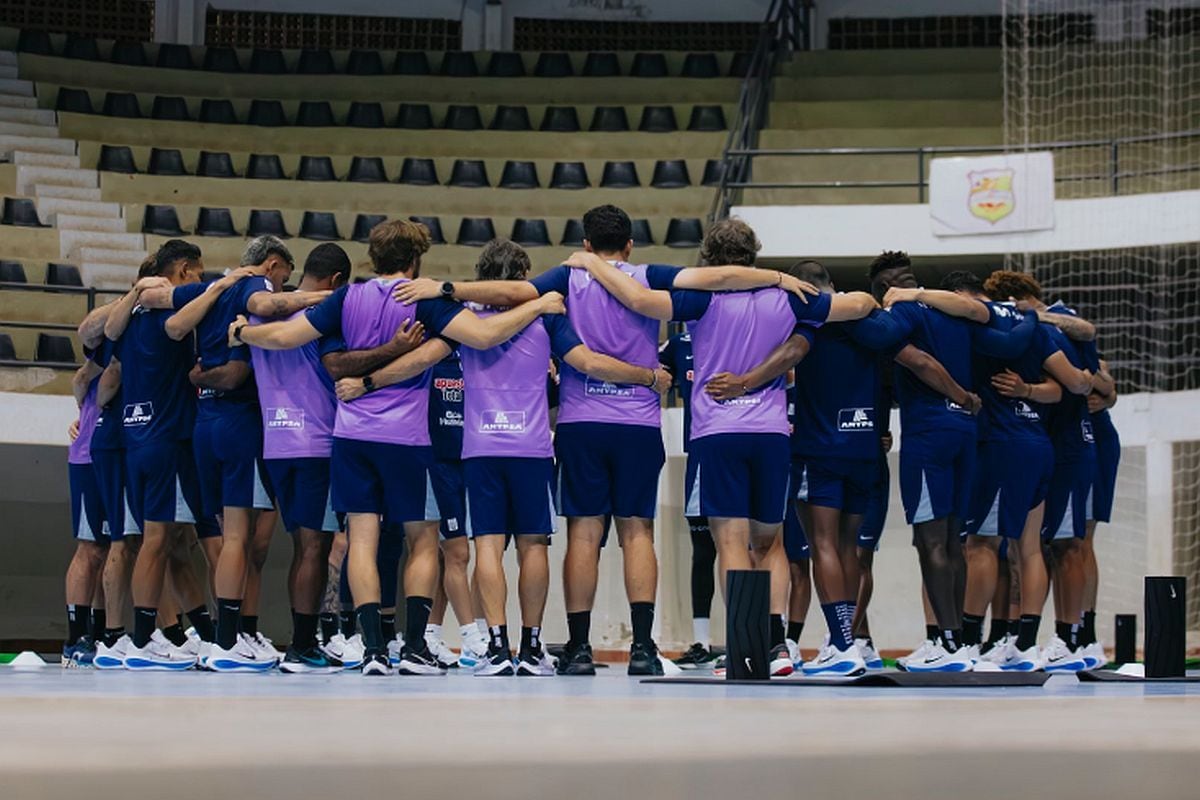 En la noche del martes, el equipo de Alianza entrenó en una de las sedes de la Intendencia de Pedro Juan Caballero | Foto: Club Alianza Lima