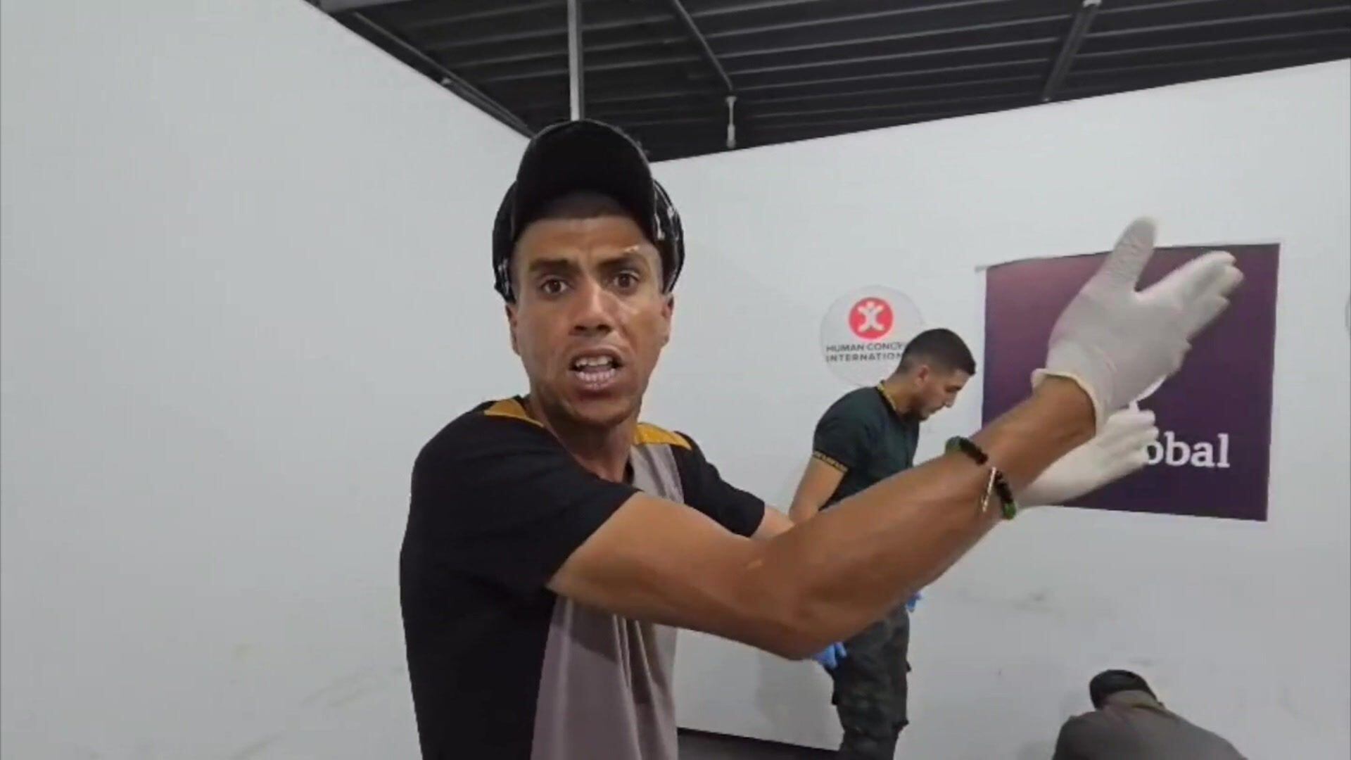 "Eran todos niños", dijo un testigo mientras ayudaba en un hospital de Rafah.