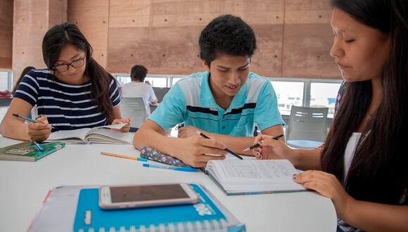 Beca Hijos de Docentes 2024: Quiénes acceden, cuándo postular y cómo acreditar mi alto rendimiento académico  | Foto: Andina