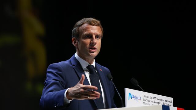 Macron condena “crímenes inexcusables” por matanza de argelinos en París en 1961