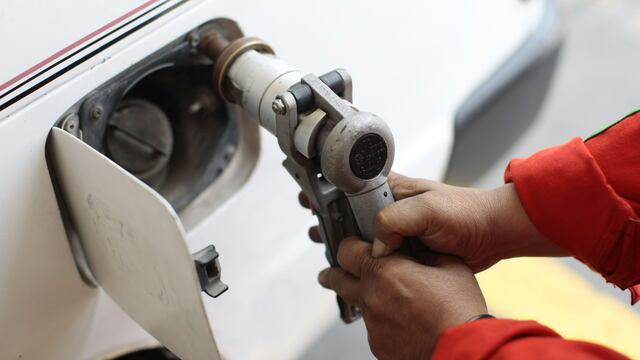 Opecu: Precios de combustibles bajan hasta en 6,86% por galón