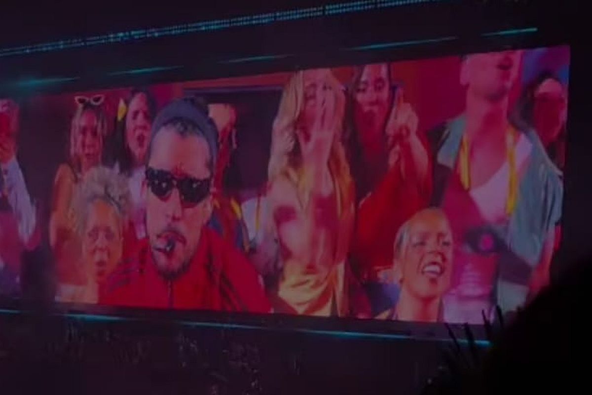 Bad Bunny interpreta 'Titi me preguntó' en 'La Casita' | Captura de video TikTok