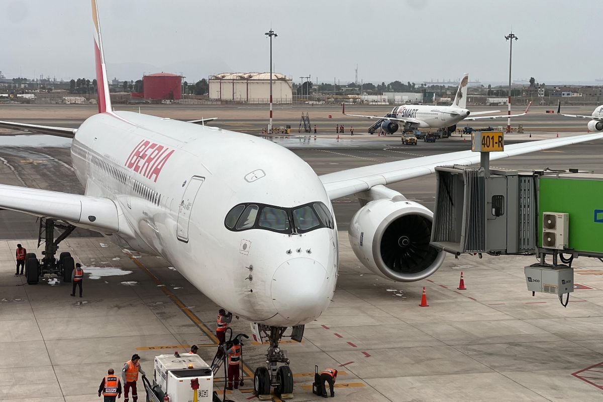 El avión de Iberia aterrizó en el nuevo aeropuerto Jorge Chávez a la 1:05 p.m. | Foto: LAP